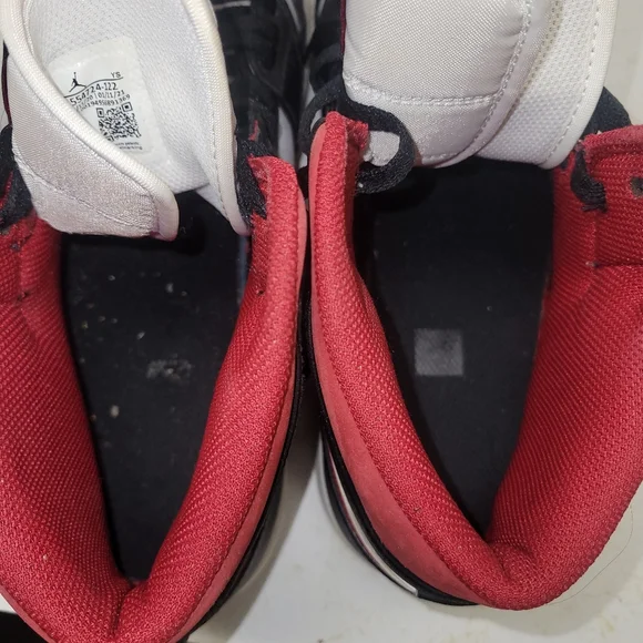 Nike AirJordan 1 mid Gym Red554724-122 Size 11